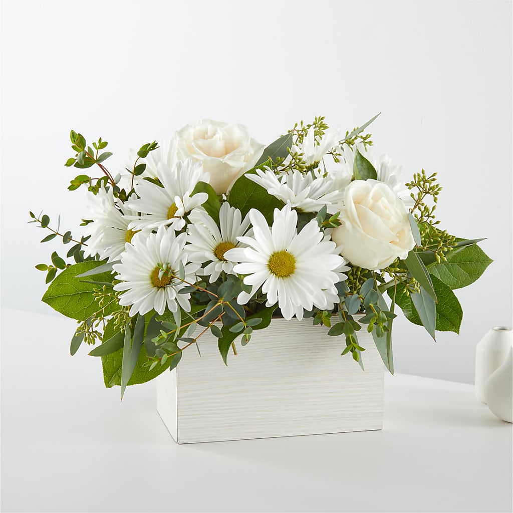 Fresh Linen Box Bouquet – EDDY'S FLOWERS, Norwalk CA