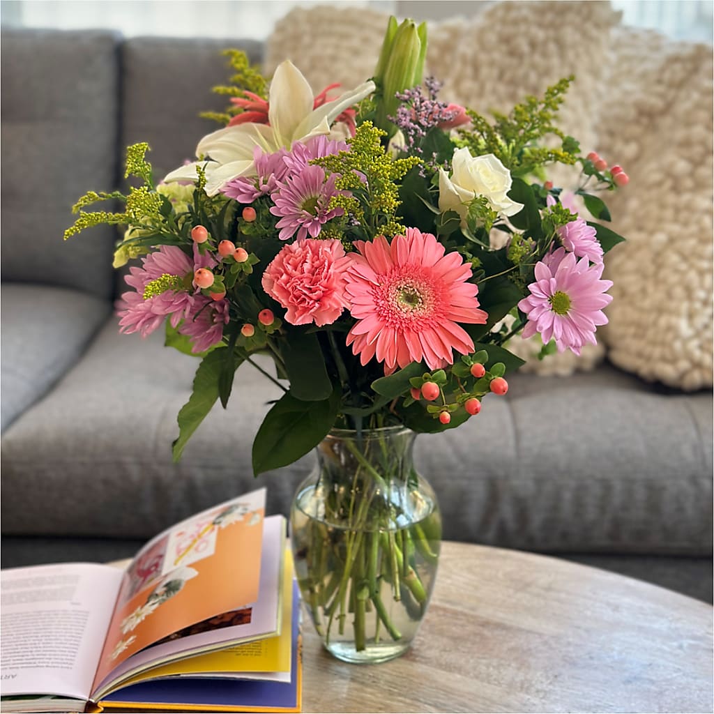 Pastel Tradition - A Florist Original – EDDY'S FLOWERS, Norwalk CA